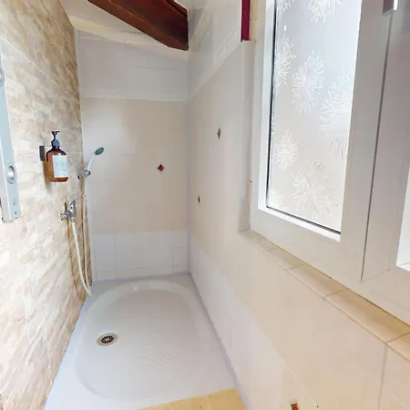 Le Clos Des Dryades D فندق مبيت وإفطار